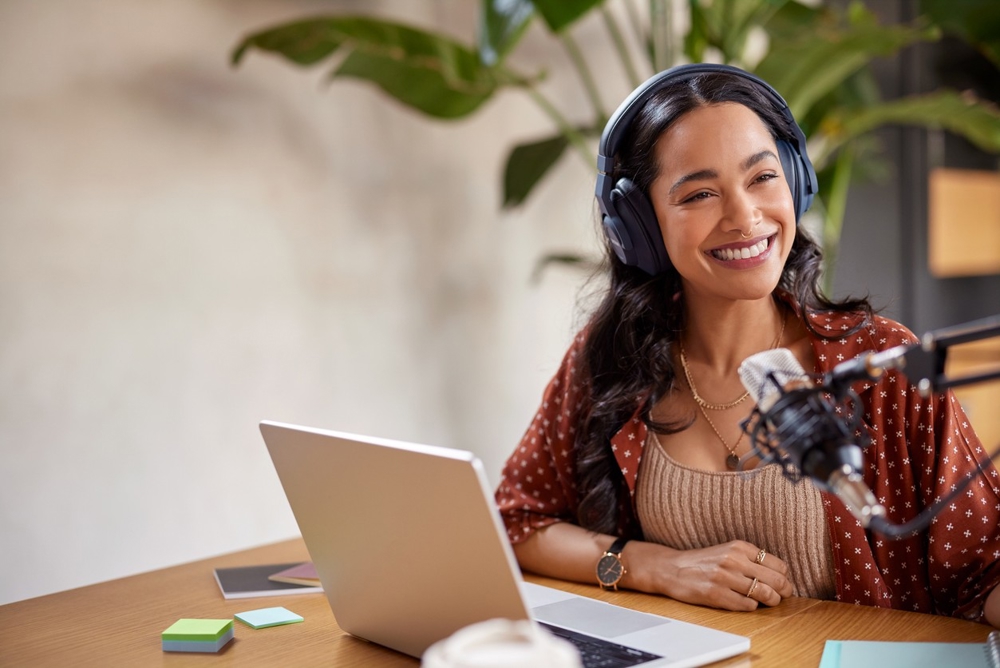 istock-1496613137_podcast-speilvendt-redusert.jpg